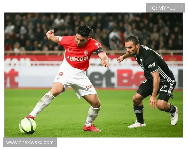 摩纳哥本赛季防守数据表现稳健，失球数处于联赛中游水平