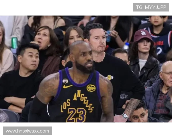 替补朗多挡拆策应为詹姆斯制造空位 提升球队进攻节奏